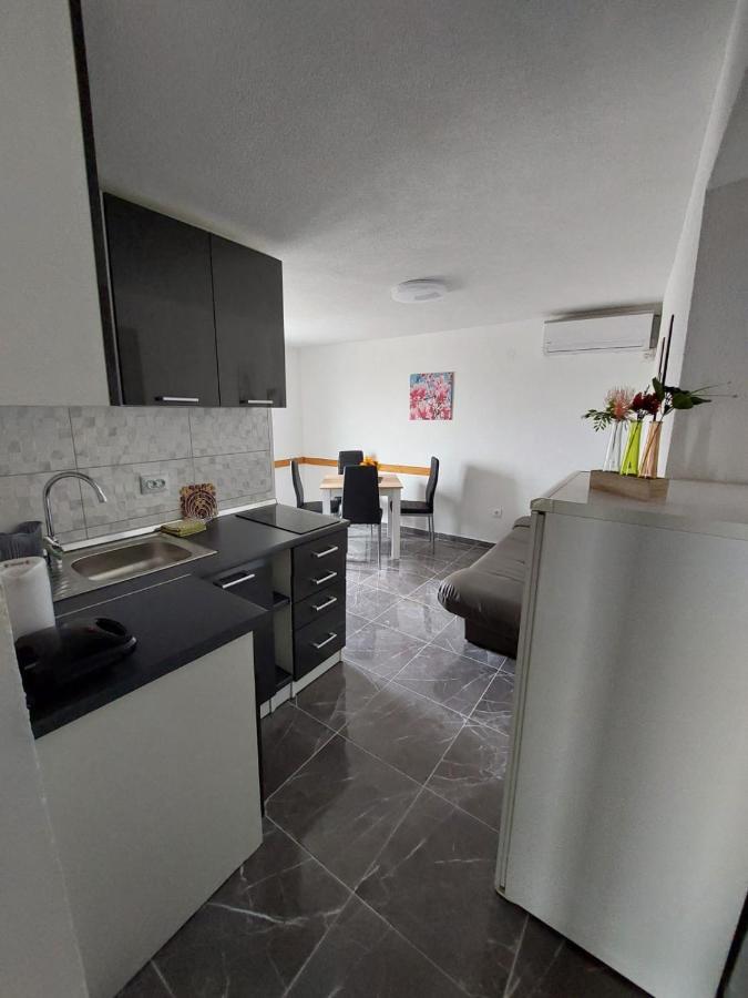 Oreskovic Apartman *